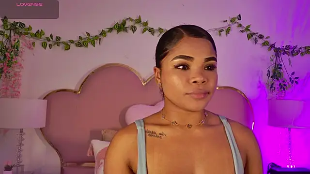 NahiaraReina online show from June 2026 01:46:01 PM