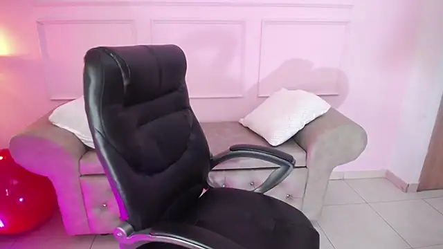 yenny garcia online show from January 2025 11:43:02 PM