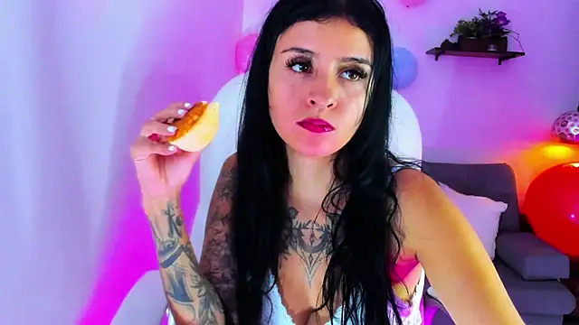 yenny garcia online show from October 2025 06:40:02 PM