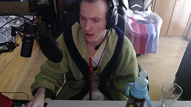 Snapshot of BabyDracoDarkfang chatting on April 2026 10:26:01 AM BabyDracoDarkfang online show from April 2026 10:26:01 AM