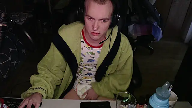 Snapshot of BabyDracoDarkfang chatting on May 2026 05:43:01 PM BabyDracoDarkfang online show from May 2026 05:43:01 PM