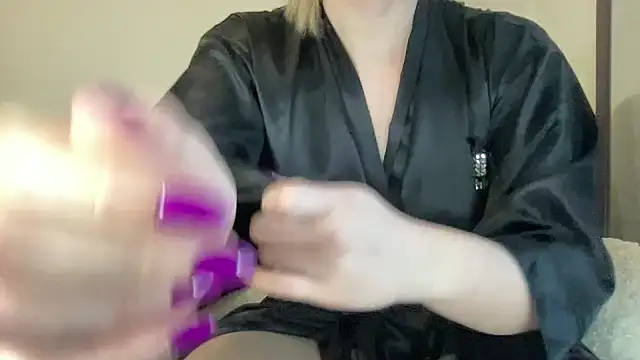 Snapshot of YourGreekAnna chatting on March 2025 02:04:02 PM YourGreekAnna online show from March 2025 02:04:02 PM