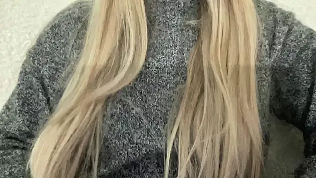 Snapshot of YourGreekAnna chatting on November 2025 10:10:02 PM YourGreekAnna online show from November 2025 10:10:02 PM