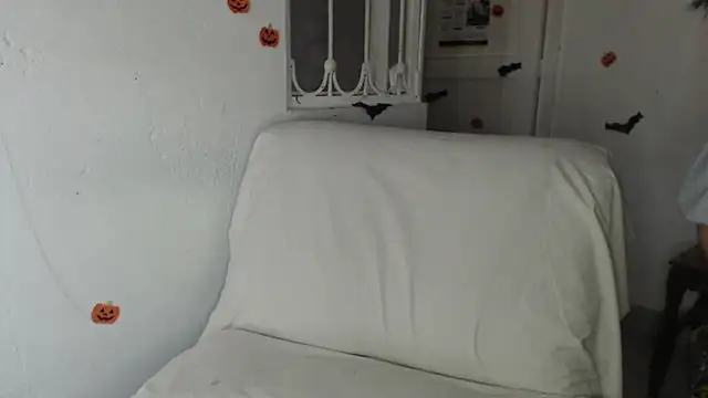 skinny sweet2411 online show from November 2025 08:32:01 PM