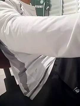 Snapshot of bbehemothh chatting on January 2026 02:25:02 AM bbehemothh online show from January 2026 02:25:02 AM