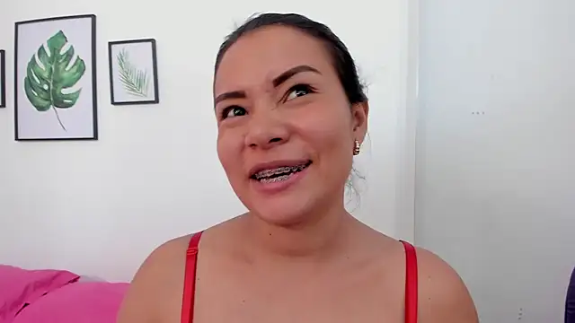 Snapshot of Rousse_blue chatting on December 2024 07:05:01 AM Rousse blue online show from December 2024 07:05:01 AM