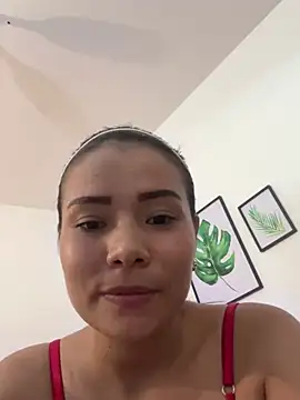 Snapshot of Rousse_blue chatting on December 2024 11:18:01 AM Rousse blue online show from December 2024 11:18:01 AM