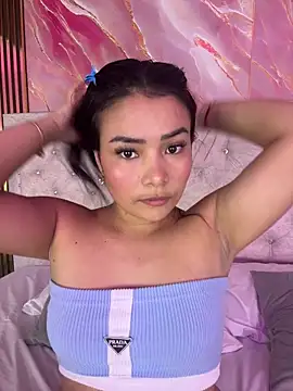 Snapshot of Rousse_blue chatting on November 2025 03:40:01 AM Rousse blue online show from November 2025 03:40:01 AM