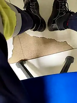 coppiapazza online show from February 2025 05:20:01 PM