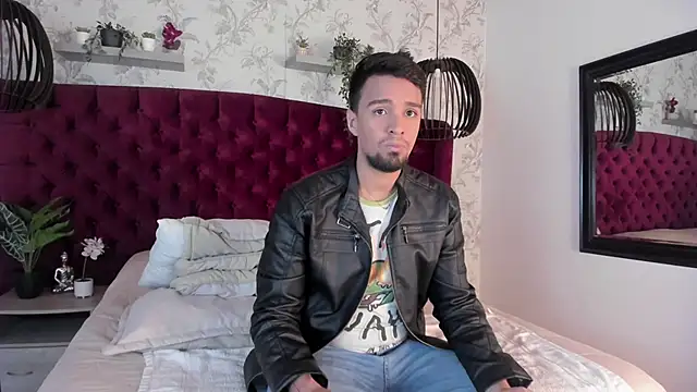 Edward max online show from March 2025 03:31:01 AM