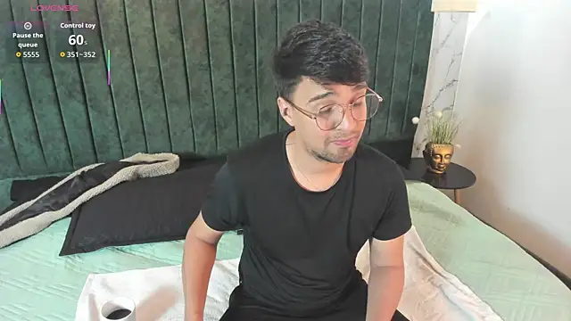 Edward max online show from April 2026 03:47:01 AM