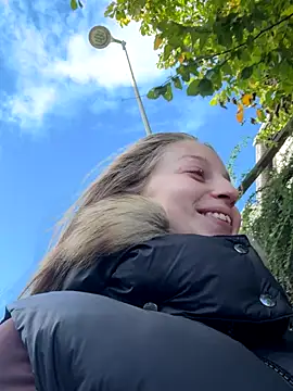 Hr Frk Olsen online show from October 2025 11:18:02 AM