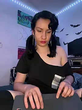 Snapshot of Nina-Chick777 chatting on June 2026 02:24:02 AM Nina-Chick777 online show from June 2026 02:24:02 AM