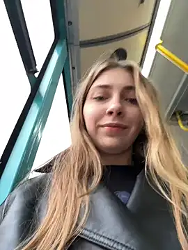 Sunny   Bunny online show from November 2025 01:02:01 PM