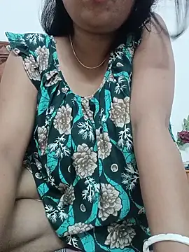 Snapshot of Priya_2222 chatting on June 2026 07:40:02 PM Priya 2222 online show from June 2026 07:40:02 PM