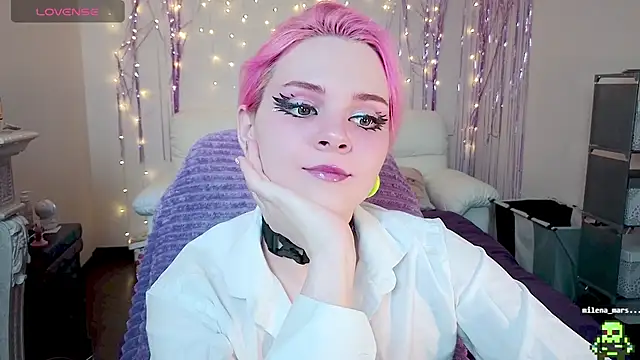 Snapshot of One_Moment_ chatting on December 2024 12:30:01 AM One Moment online show from December 2024 12:30:01 AM