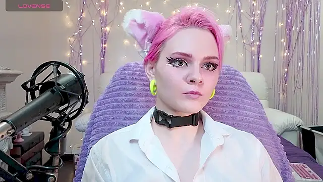 Snapshot of One_Moment_ chatting on December 2024 06:41:01 AM One Moment online show from December 2024 06:41:01 AM