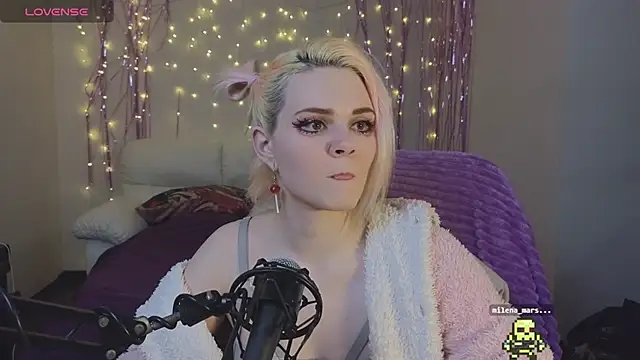 Snapshot of One_Moment_ chatting on February 2025 02:36:02 AM One Moment online show from February 2025 02:36:02 AM