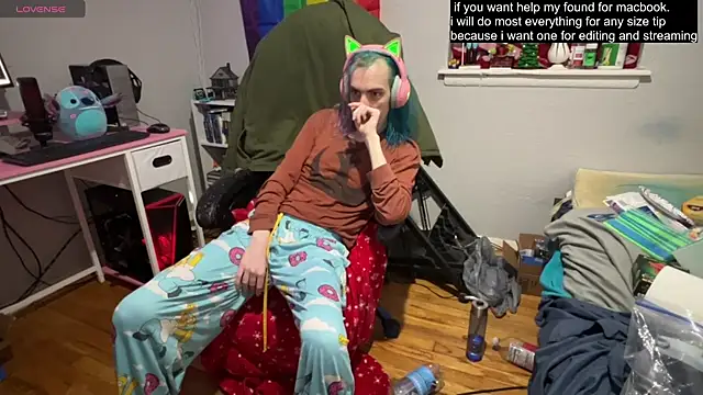 tallnerdyguy online show from March 2025 02:04:02 AM