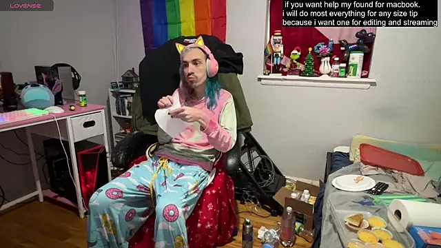 tallnerdyguy online show from March 2025 02:18:02 AM