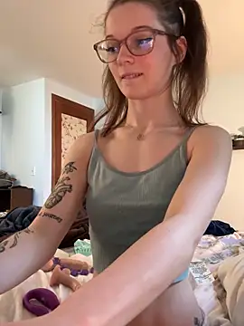 dreamteemergirl online show from September 2025 07:38:01 PM