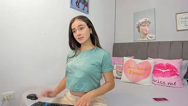 naughtyloverss online show from March 2026 03:31:01 PM