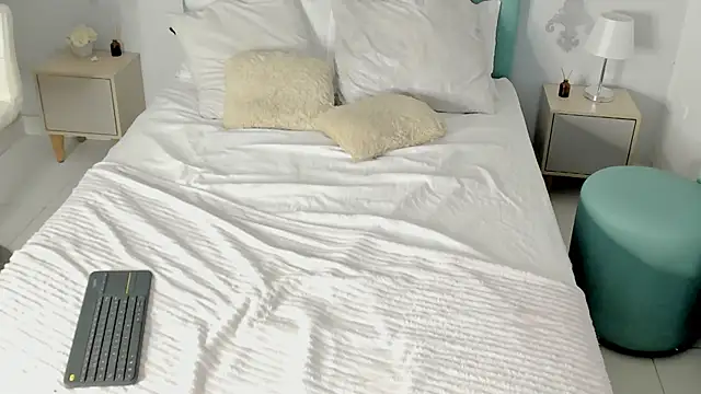 Khenta Michells online show from January 2025 10:43:02 AM