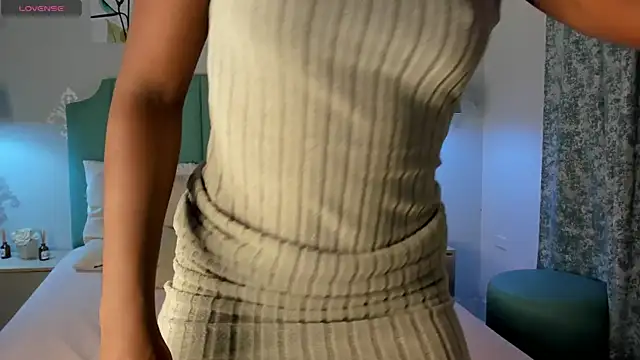 Khenta Michells online show from March 2025 10:04:01 AM