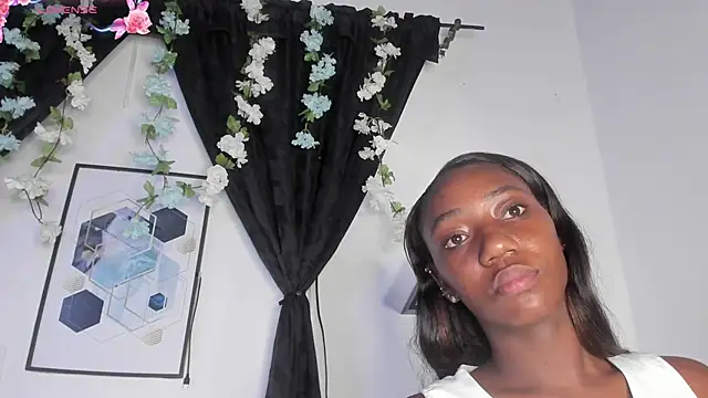 Snapshot of Khenta_Michells chatting on May 2026 11:29:01 AM Khenta Michells online show from May 2026 11:29:01 AM