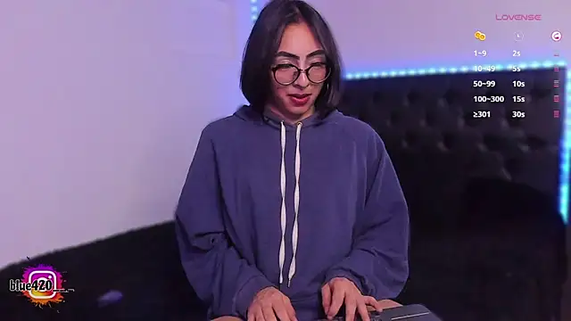 Skyler  blue4 online show from March 2025 04:50:02 AM