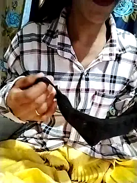 Snapshot of Cute-Ridhima chatting on February 2025 07:34:01 AM Cute-Ridhima online show from February 2025 07:34:01 AM