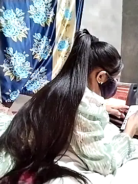 Snapshot of Cute-Ridhima chatting on March 2025 02:56:02 AM Cute-Ridhima online show from March 2025 02:56:02 AM