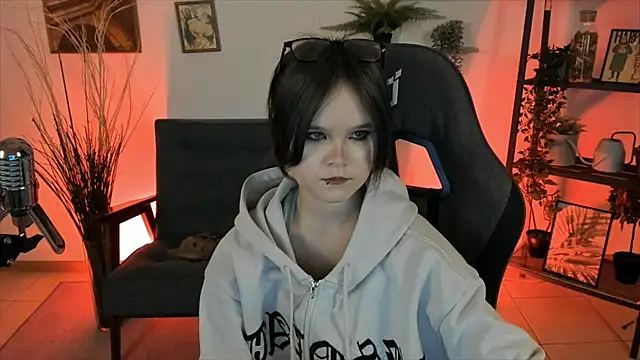 Elainebeness online show from December 2024 11:47:01 PM