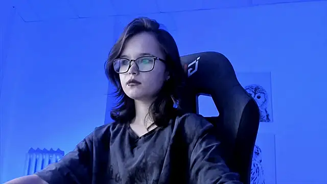 Elainebeness online show from December 2024 07:44:01 PM