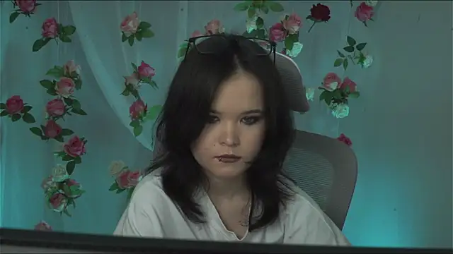 Elainebeness online show from February 2025 07:17:01 PM