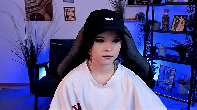 Elainebeness online show from March 2025 07:32:01 PM