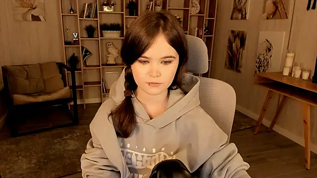 Elainebeness online show from October 2025 07:22:02 PM