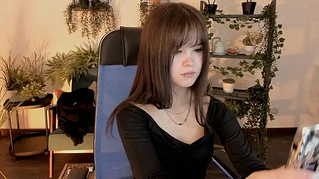 Elainebeness online show from February 2026 07:20:01 PM