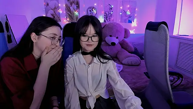 Elainebeness online show from March 2026 09:17:01 PM