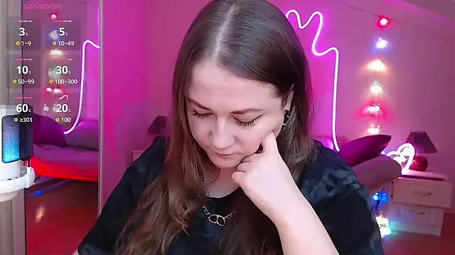 LizzyShine online show from January 2025 01:30:02 PM