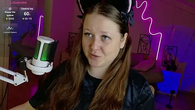 LizzyShine online show from October 2025 04:08:01 PM