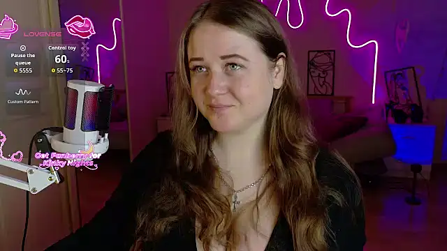 LizzyShine online show from November 2025 05:03:01 PM