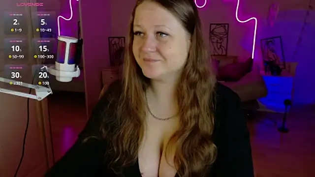 LizzyShine online show from November 2025 05:08:01 PM