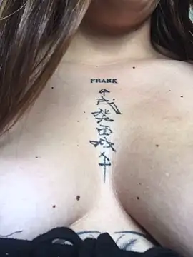 Miss oliviaa online show from December 2024 03:46:02 PM