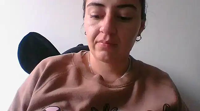  karlie kloss  online show from December 2024 08:50:01 PM