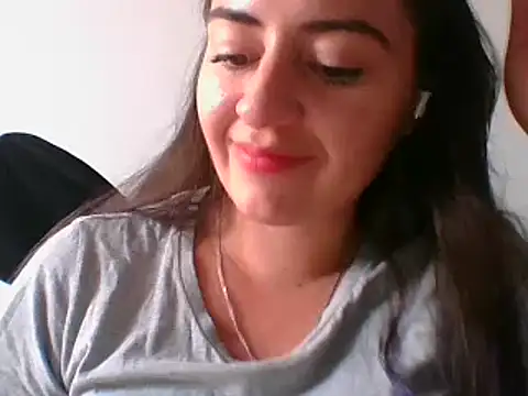  karlie kloss  online show from January 2025 09:08:02 PM