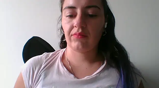  karlie kloss  online show from February 2025 07:55:01 PM