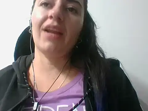  karlie kloss  online show from February 2025 12:38:02 AM