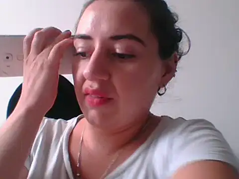  karlie kloss  online show from February 2025 07:38:02 PM