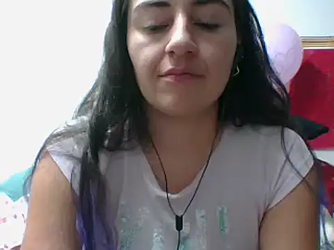  karlie kloss  online show from February 2025 11:47:02 PM